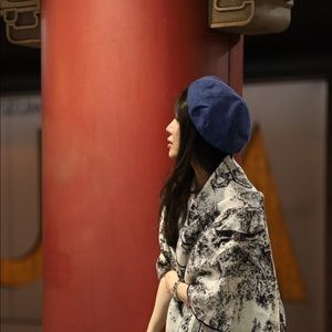 Meet your Posher, Dora